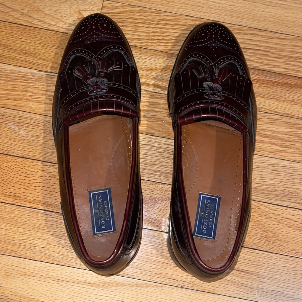 Vintage Bostonian leather wing tip loafers